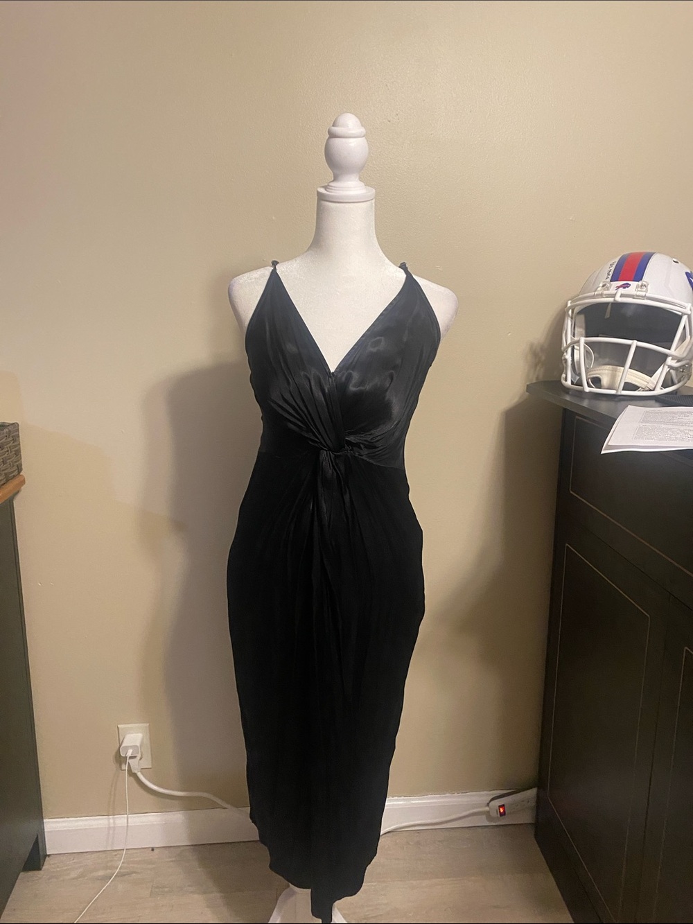 Forever 21 Black V-Neck Twist-Front Midi Dress